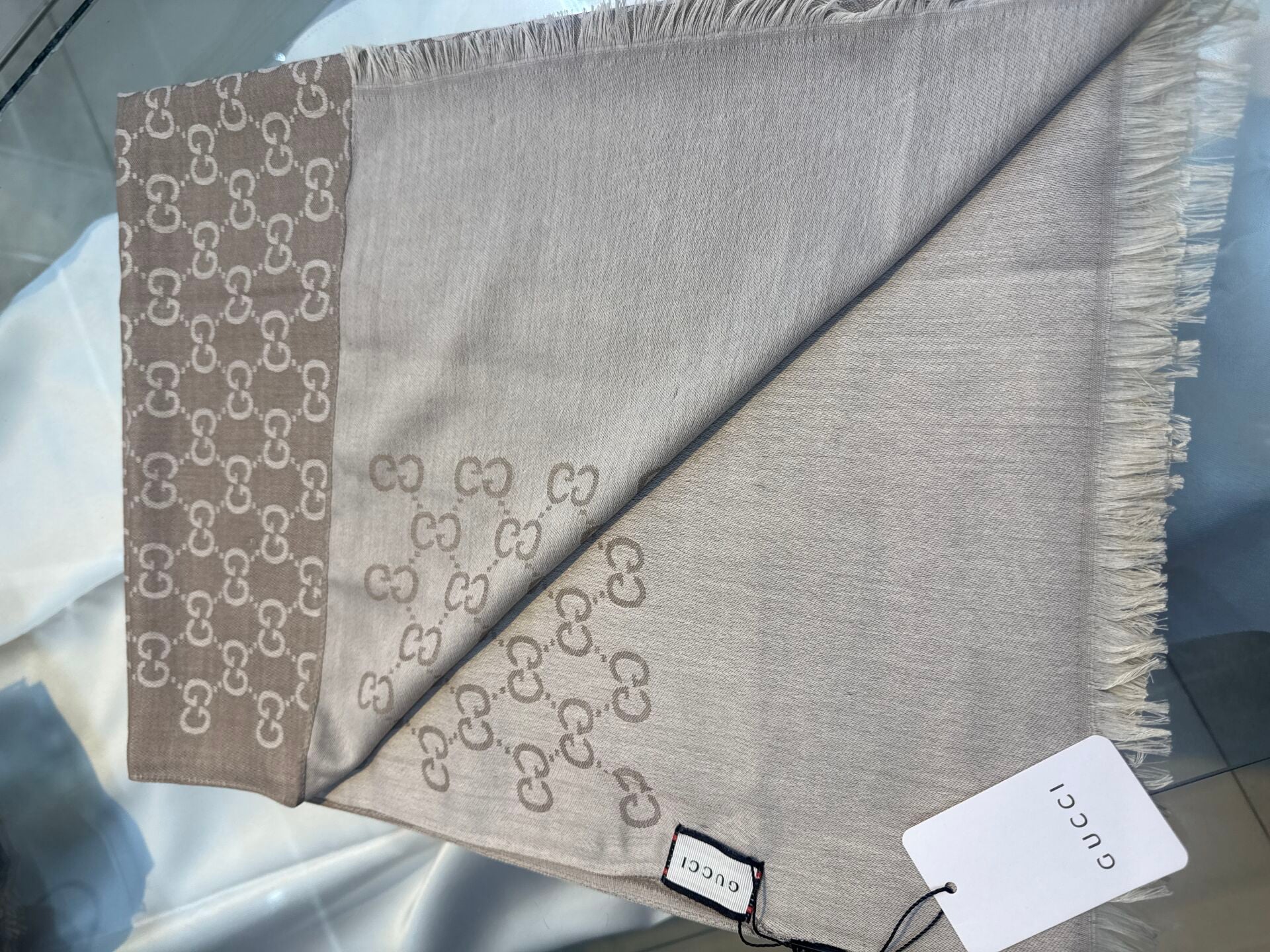 Gucci ithal yün ipek şal koyubej