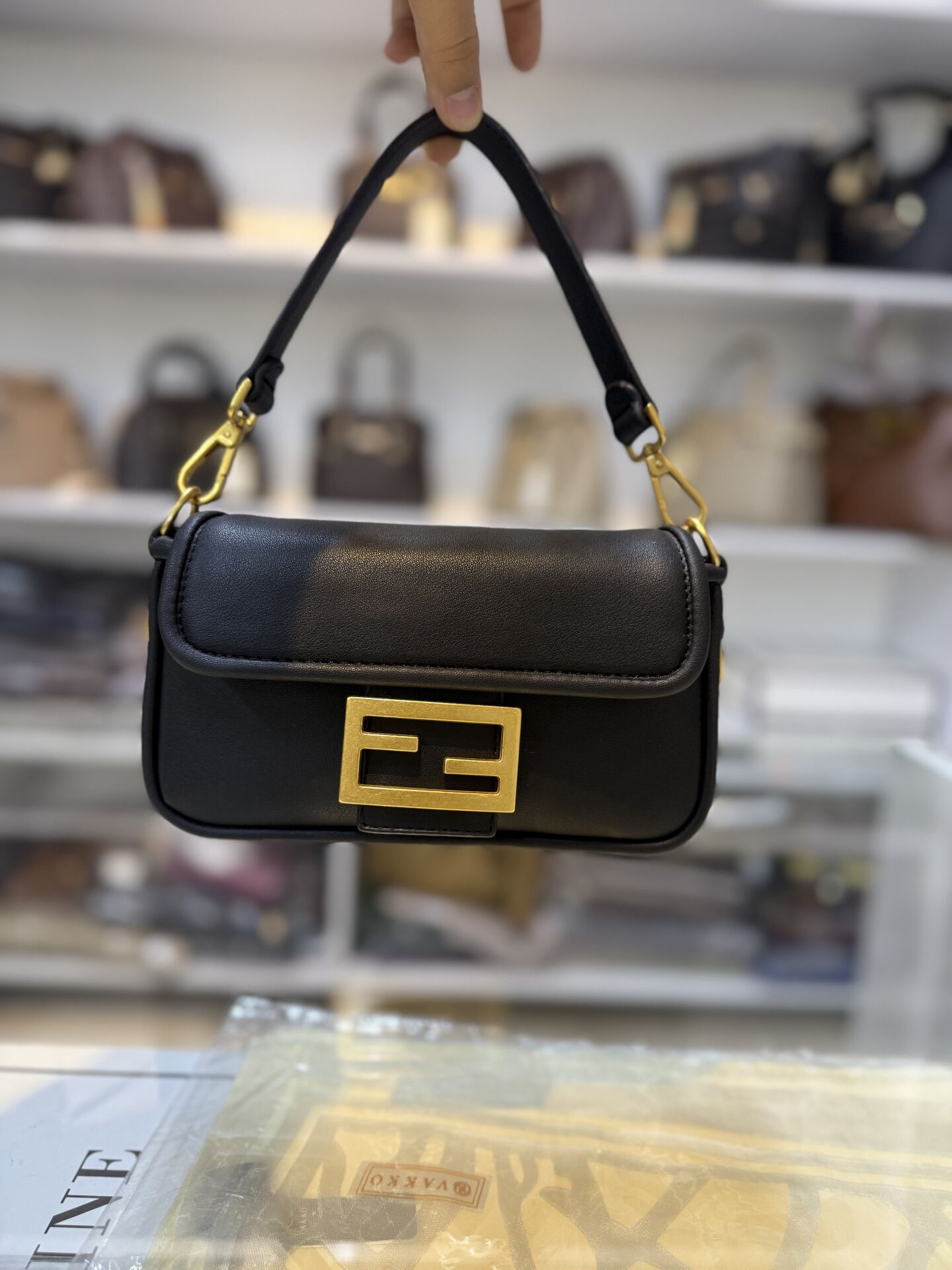 FENDi ÇANTA (REPLİKA)