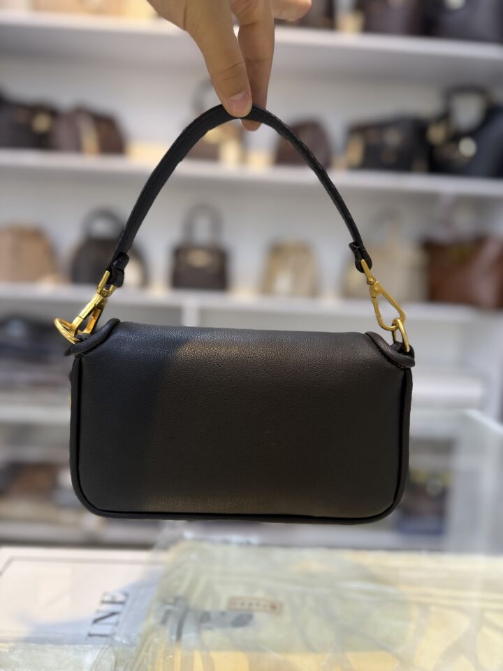 FENDi ÇANTA (REPLİKA)