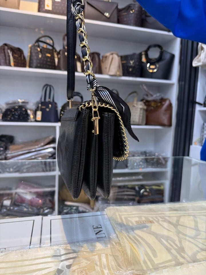 GİZEM SCHARFS POLO FULARLI ÇANTA Siyah