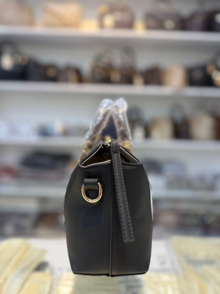 FENDİ ÇANTA Siyah